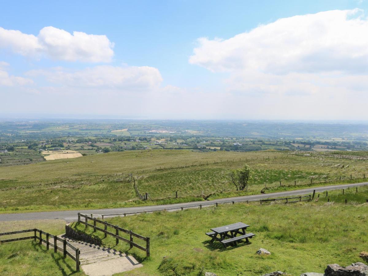 Slieve Gallion Cottage マラフェルト エクステリア 写真